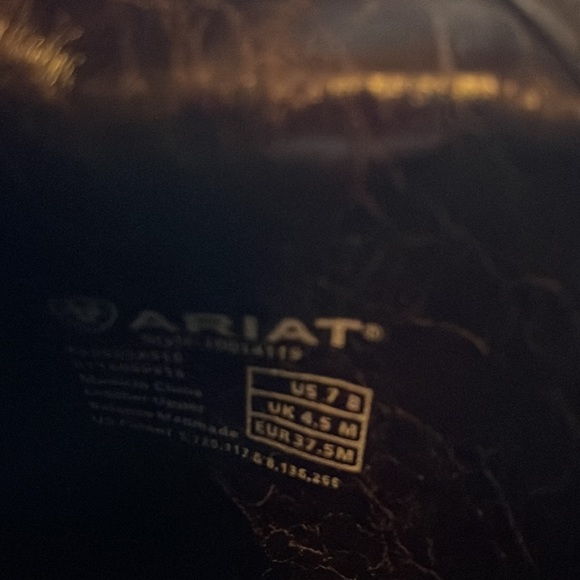 Ariat size 7 B - Picture 7 of 7